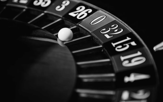 Antarmuka aplikasi mobile menang88 menampilkan permainan slot dan taruhan olahraga